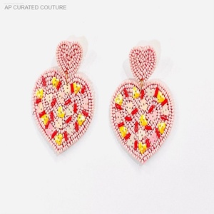 Boucles d'oreilles pendantes perlées graine de déclaration personnalisées de qualité supérieure Boucles d'oreilles perlées en forme de coeur pour la Saint-Valentin - Product Image 4