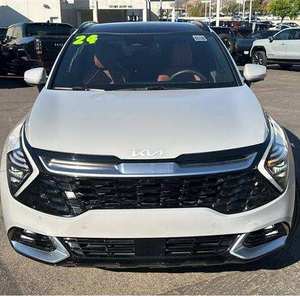 Sportage SX Prestige 2024 con Tracción Delantera, Volante a la Izquierda, Asientos de Cuero, Cámara Trasera, Pantalla Táctil y Faros de Xenón - Product Image 1