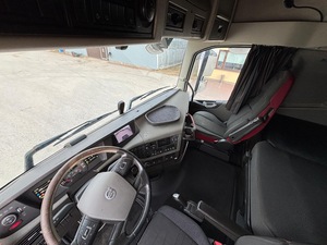 CAMIÓN VOLVO FH 540 USADO, AÑO 2017, 738300 KM, 460 CV, 10,837 CCM, DIÉSEL, EURO 6, TRANSMISIÓN AUTOMÁTICA 6X4 - Product Image 2