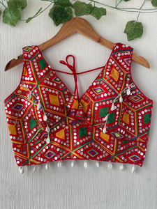 เสื้อเบลาส์ผ้าไหมโรมันลำลองปักลายดอกไม้ดีไซน์ไม่ซ้ำใครจากขนาดของอินเดีย XS ใส่สบายผ่อนคลายใส่ได้ทุกวัน - Product Image 5