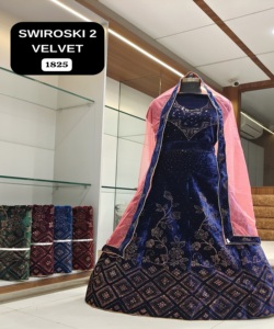 Lehenga Choli de terciopelo bordado pesado de alta calidad para mujer, venta de exportación, precio al por mayor, hecho de seda - Product Image 1