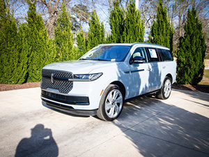Lincoln Navigator Reserve d'occasion propre 2025 - Product Image 3