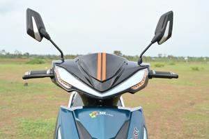 Batería larga 600W E-Scooter 40KM Rango 30 KM/H 10 "Neumáticos todoterreno Frenos de disco dobles Diseño plegable impermeable Scooters eléctricos - Product Image 2