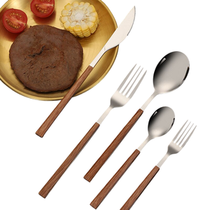 Juego de Cubiertos Modernos de Acero Inoxidable con Mangos de Madera de Teca Natural, Cubertería Ecológica de Cuchara, Tenedor y Cuchillo para Restaurante - Product Image 5