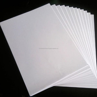 Suministro de fábrica a precio bajo Original Double A Pure White A4 Papel de copia A4 80 GSM 500 hojas Papel de impresión de oficina