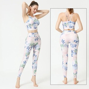 Ensemble 2 pièces respirant imprimé en 3D pour femmes Ensemble de yoga et de gymnastique personnalisé et élégant Nouveau survêtement décontracté Slim Fit de qualité supérieure - Product Image 1