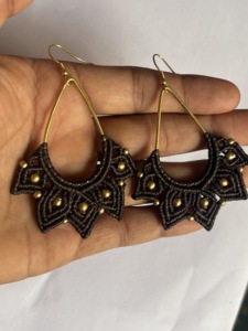 Ensemble de boucles d'oreilles en macramé de fils de couleur mélangés à la main avec bijoux en argent 925 20 à 25MM en forme de poire pour femmes et filles - Product Image 2