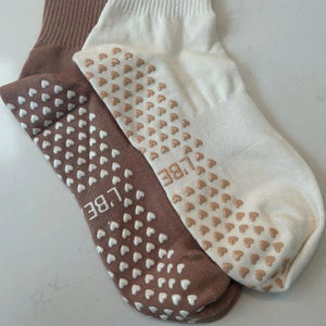 Chaussettes de sport antidérapantes en coton extensible respirant confortables pour le yoga, le pilates, la remise en forme, tendance, pour l'entraînement en salle - Product Image 4