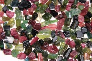 Pierres précieuses de tourmaline naturelle Matière première brute naturelle non coupée pour la fabrication de bijoux Pierres précieuses en vrac - Product Image 6