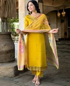 TOP Y PANTALÓN DE FIESTA CON FANCY DUPPATA Y TRABAJO BORDADO - Product Image 3