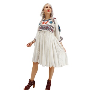 Col rond exclusif froncé trois quarts manches femmes belle élégante magnifique robe longueur genou - Product Image 1