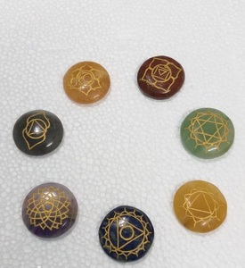 Qualité supérieure sur Soha Agate pierre naturelle sept Chakra équilibrage ensemble avec symboles gravés-Reiki & Yoga outils en vente - Product Image 5