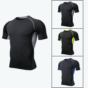 เสื้อยืดออกกำลังกายผู้ชาย แห้งเร็ว ยืดหยุ่น กระชับรูปร่าง สำหรับวิ่งและฝึกซ้อม ผลิตในจีน ราคาโรงงาน รับผลิตแบบ OEM พร้อมปักโลโก้ตามสั่ง - Product Image 1