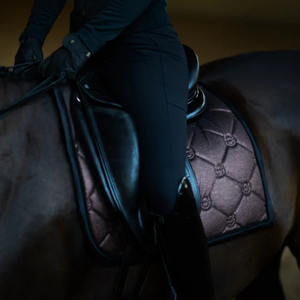 Almohadilla de sillín inglesa acolchada transpirable, forro suave duradero que garantiza una comodidad superior, protección de espalda de caballo y duradera - Product Image 6