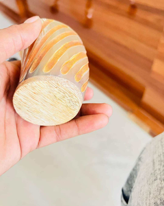 Cuerno para Beber Artesanal, Ecológico y Natural, con Tapa, Diseño Festivo - Product Image 2