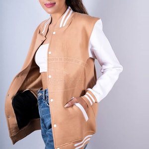 Veste Letterman surdimensionnée pour femme Veste Letterman en matériau durable Veste Letterman confortable - Product Image 3