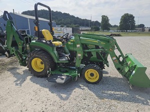 Tractor de Ruedas John Deere 2032R con Cargador Frontal y Retroexcavadora, Tractor Utilitario Agrícola 4x4 - Product Image 5