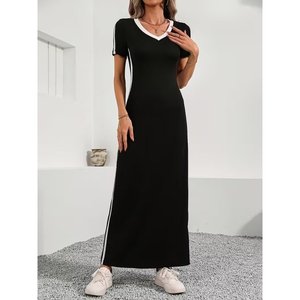 Robe longue en viscose à manches courtes et col en V pour femme avec détail rayé sur le côté, 36459 - Noir - Product Image 3