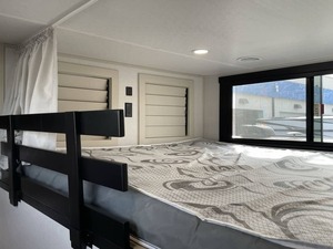Nueva Caravana Forest River Wildwood Heritage Glenn ROST43 2025 en Venta para Camping y Viajes - Product Image 4