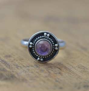 Bague en améthyste, argent sterling 925, pierre précieuse violette, ronde et délicate, cadeau pour petite amie - Product Image 1