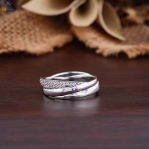 Bague en or blanc avec diamants de taille ronde 0.28 TDW Couleur EF-VS pour fiançailles et mariage Matériau en or 18K 14K - Product Image 2