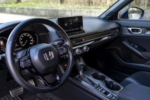 Honda Civic Sport 2024 d'occasion propre - Product Image 4