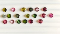 2mm natürlicher Multi-Turmalin Hochwertiger polierter Edelstein Runder Brillant schliff Pink Stone Cabochon zum günstigen Preis