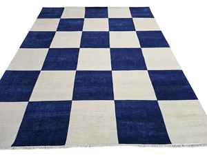 Alfombra de lana de alta calidad azul beige contemporánea tejida a mano en rayas anchas y patrón abstracto agrega un estilo actualizado a la sala de estar - Product Image 3