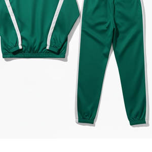 Survêtement coupe-vent à capuche personnalisé avec logo pour hommes - Tissu doux et confortable pour les entraînements, la mode décontractée et la promotion d'équipe - Product Image 5