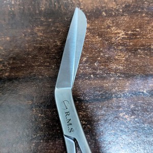 Juego de instrumentos de tijera de episiotomía de clase I reutilizables manuales de acero inoxidable de 6 pulgadas para uso quirúrgico hospitalario - Product Image 6