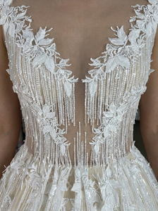 Tissu en dentelle jacquard tricoté 100 % polyester avec broderie florale à sequins effet soleil ivoire et franges perlées rayonnantes en tulle - Product Image 6