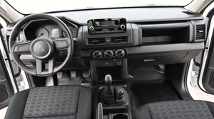 Camioneta Usada 4x4 Doble Cabina 2.4L Turbo Diésel Manual 5 Asientos Interior Oscuro Neumáticos R18 Caja de Cambios Automática - Product Image 5