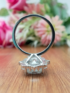 Harnidh เพชรพลอยคลาสสิกและเป็นที่นิยมสไตล์มรกตสดใสตัด9x7มม. VVS Moissanite เพชรตกแต่งด้วยเพชรแหวนหมั้น - Product Image 6