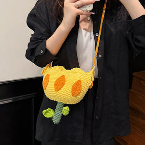 Bolso de hombro cruzado de ganchillo con diseño de tulipán, moderno, portátil, para teléfono móvil, dulce, de capacidad media, hecho a mano con cierre de hebilla. - Product Image 2