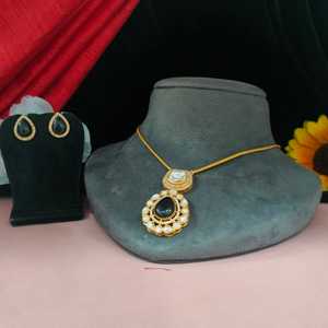Conjunto de colgante de cadena de Metal y Polki Kundan Premium de la mejor calidad para mujeres y niñas, opción Ideal para ocasiones formales y festivas - Product Image 3