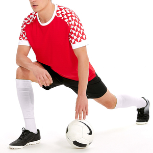 Maillot de football personnalisable pour équipes Kit d'uniforme de football durable pour garçons Ensemble maillot et short de football réversibles - Product Image 6