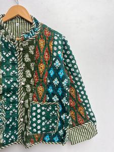 Chaqueta de retazos Burfi de algodón acolchado hecha a mano India Unisex recién llegado abrigo de invierno botón decoración ganchillo calentado - Product Image 3