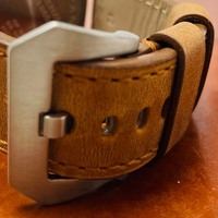 Bracelet de montre sur mesure fait main en cuir de veau italien Crazy Horse 24 mm, vintage, doux, mat, cousu à la machine, tanné végétal