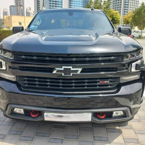 Chevrolet Silverado V8 GCC 2022 d'occasion, transmission intégrale, sièges en cuir, régulateur de vitesse adaptatif, conduite à gauche - Product Image 6