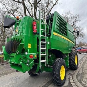 Moissonneuse-batteuse John Deere pour la récolte du maïs, équipement agricole vert - Product Image 5