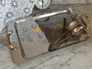 Encantadora bandeja de aluminio para servir con marco único diseñada para casas tradicionales, ocasiones familiares y reuniones especiales - Product Image 2