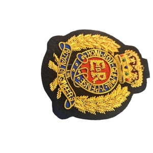 Insignias bordadas a mano de cuerpo de ingeniería británico al por mayor personalizadas en fieltro con alambres de lingotes para Blazers y otras prendas - Product Image 6