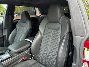 รถยนต์ออดี้ อาร์เอส คิว8 คาร์บอน ออพติค ลักชัวรี เอ็กเซคคิวทีฟ แพ็คเกจ ปี 2023 สภาพดีเยี่ยม เกียร์อัตโนมัติ - Product Image 3