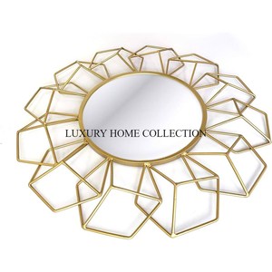Cadre de miroir mural en laiton au design en métal antique accrocheur avec un motif inspiré du soleil pour un élément de décoration audacieux mais intemporel - Product Image 5