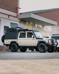 Camioneta Diésel de Doble Cabina Land CruiserS 2020 USADA de Alta Calidad - Product Image 2