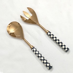 Juego de servir ensalada chapado en oro de acero inoxidable con mango de control blanco y negro de diseño vintage para uso en bodas disponible - Product Image 1