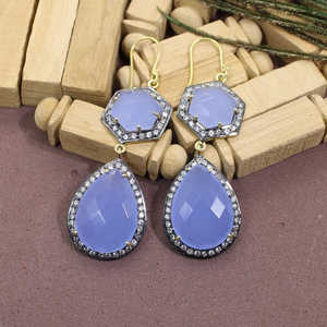 Boucles d'oreilles vintage en argent sterling 92.5 avec manchette fine en calcédoine bleue pour les mariages - Product Image 1