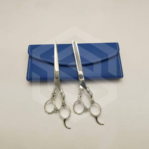 Vente en gros de ciseaux à cheveux allemands en acier inoxydable avec manche en forme de dragon, lame élégante et tranchante pour coiffeur - Product Image 3