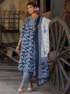 Kurta ผ้าฝ้ายพิมพ์ลายดอกไม้สีน้ำเงินและสีขาวสีน้ำเงินเข้มพร้อมกางเกงและพิมพ์ลายดอกไม้ - Product Image 3