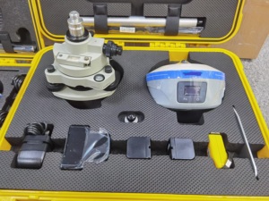 Kit de Receptor GNSS RTK para Topografía y Cartografía de Construcción de Precisión – Incluye Receptor GNSS I73+ IBase con Posicionamiento en Tiempo Real - Product Image 4